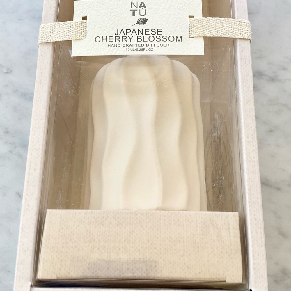 Japanese Cherry Blossom Reed Diffuser — White - Picture 3 of 4